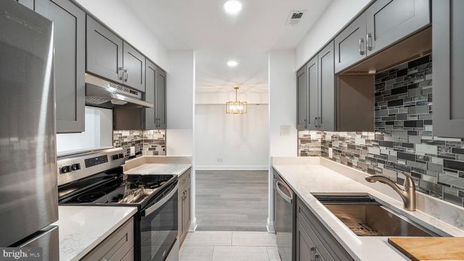 Interior, Kitchen, Pendant Lights, Recessed Lighting, Stainless Steel Appliances