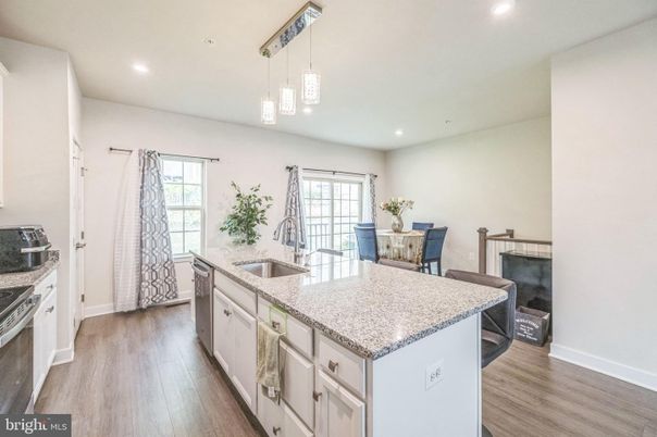 Dining room, Interior, Kitchen, Pendant Lights, Recessed Lighting, Wood Texture Flooring