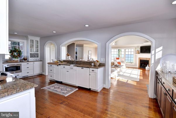 Fireplace, Interior, Kitchen, Recessed Lighting, Wood Texture Flooring