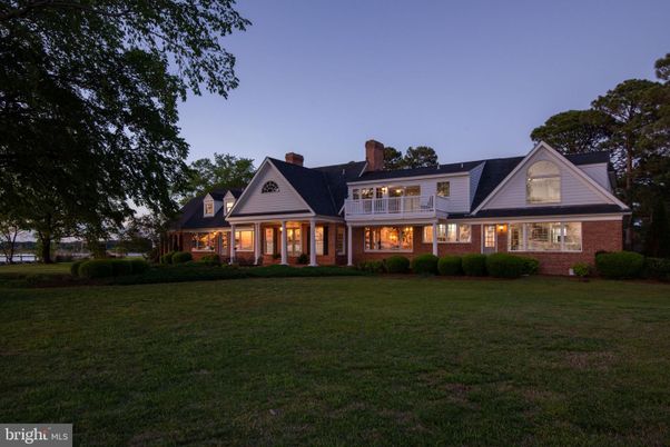 Backyard, Exterior, Facade, Brick Facade, Farmhouse