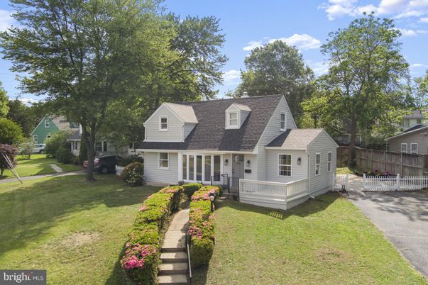 Backyard, Exterior, Facade, Cape Cod