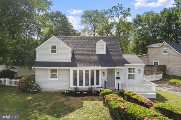 Exterior, Facade, Cape Cod