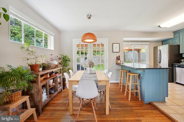 Dining room, Interior, Kitchen, Pendant Lights, Stainless Steel Appliances, Wood Texture Flooring