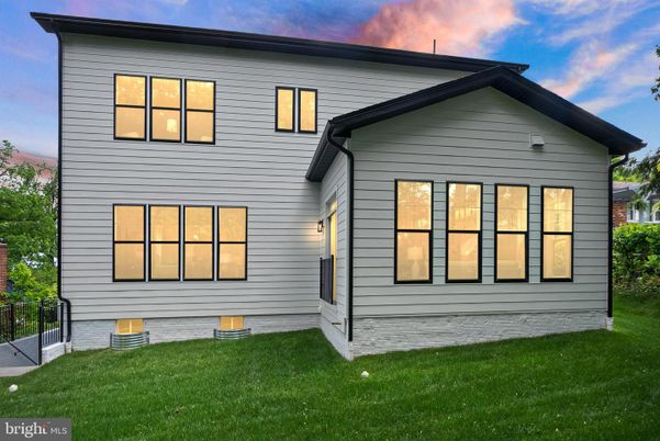 Exterior, Facade, Farmhouse