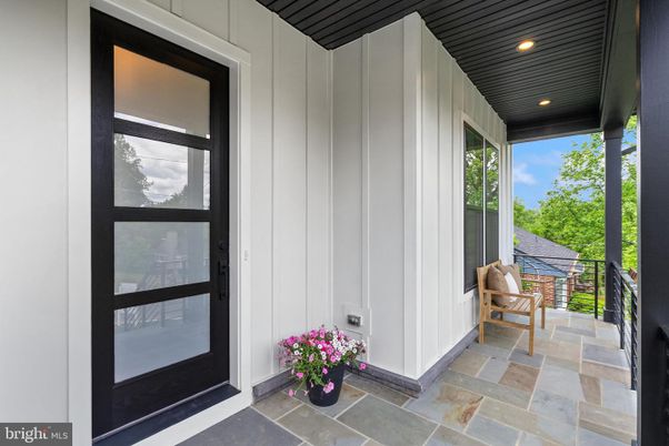 Exterior, Recessed Lighting