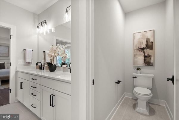 Bathroom, Dual Sink Vanities, Interior
