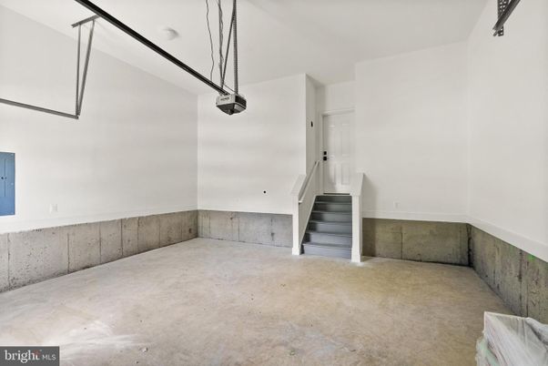 Empty room, Interior, Pendant Lights