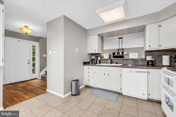 Interior, Kitchen, Pendant Lights, Wood Texture Flooring