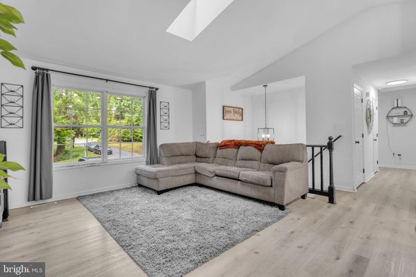Interior, Living room, Pendant Lights, Wood Texture Flooring