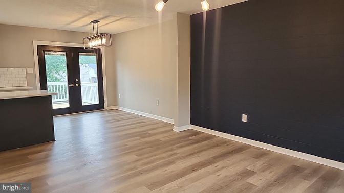 Empty room, Interior, Pendant Lights, Wood Texture Flooring