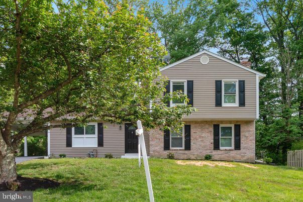 Exterior, Facade, Brick Facade, Split Level
