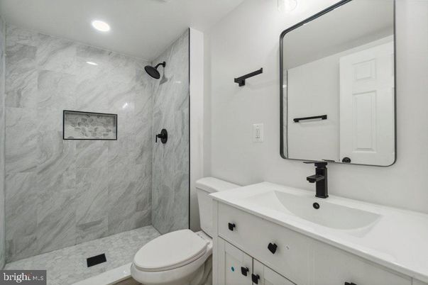 Bathroom, Interior, Marble Walls, Recessed Lighting