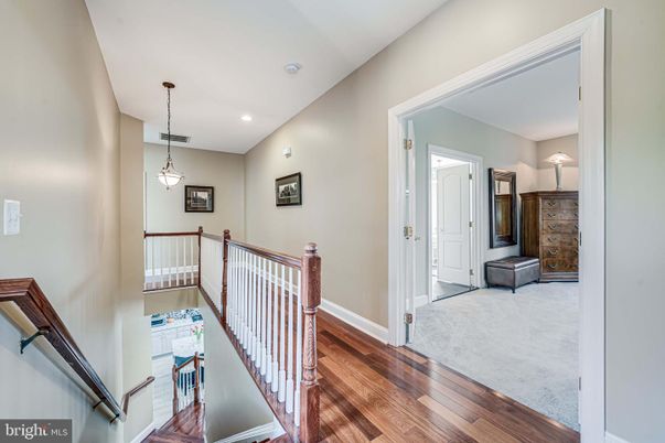Interior, Pendant Lights, Recessed Lighting, Wood Texture Flooring