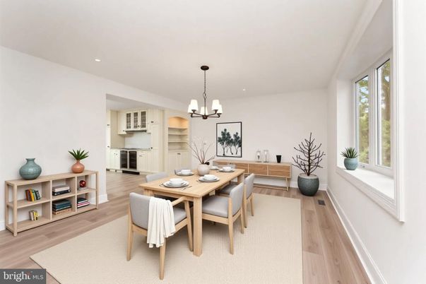 Chandelier, Dining room, Interior, Pendant Lights, Recessed Lighting, Wood Texture Flooring