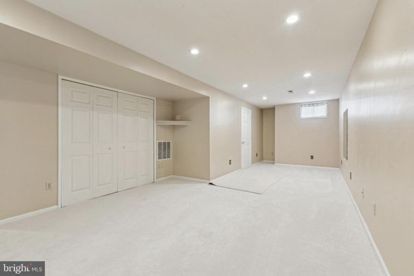 Empty room, Interior, Recessed Lighting