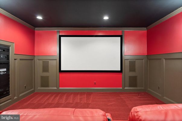 Interior, Projection Screen, Recessed Lighting, Theatre Room