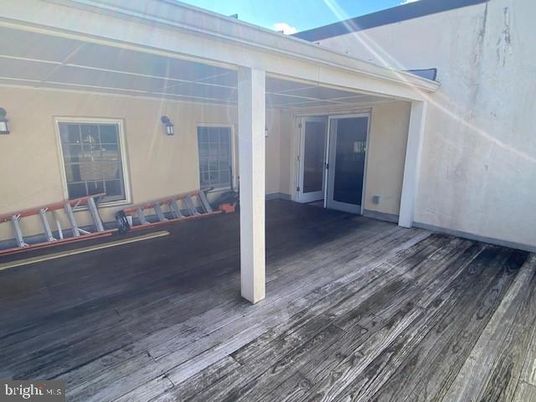 Exterior, Wood Texture Flooring
