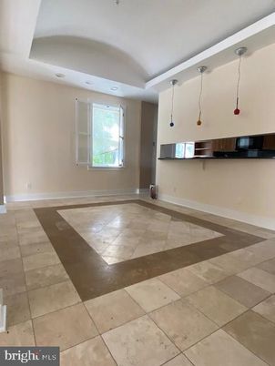 Empty room, Interior, Pendant Lights