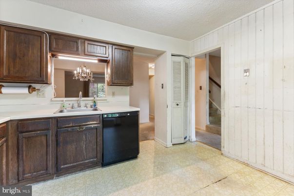Chandelier, Interior, Kitchen