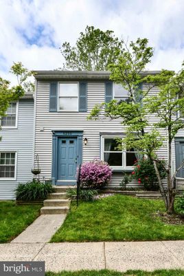 Exterior, Facade, Rowhouse