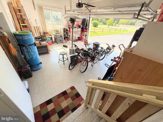Garage, Interior