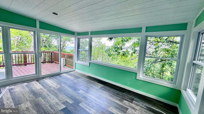 Interior, Sun Room, Wood Texture Flooring