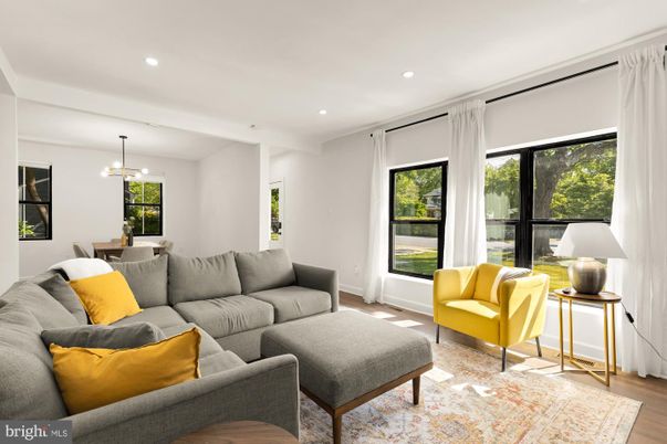 Dining room, Interior, Living room, Pendant Lights, Recessed Lighting, Wood Texture Flooring