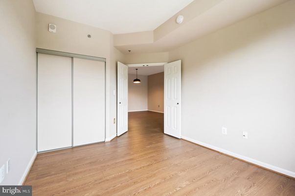 Empty room, Interior, Pendant Lights, Wood Texture Flooring