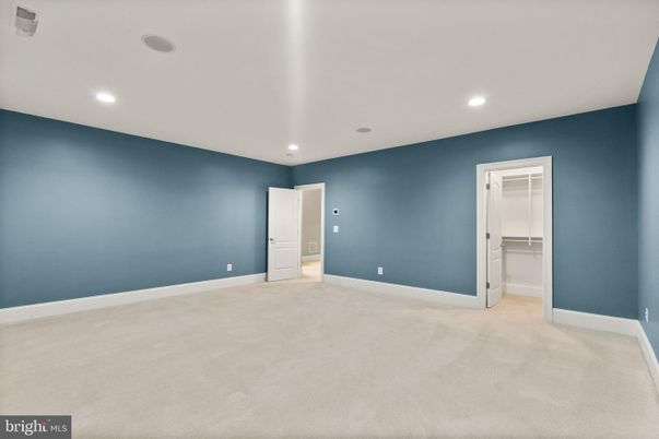 Empty room, Interior, Recessed Lighting