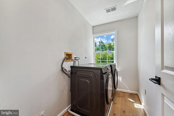 Interior, Washer, Wood Texture Flooring