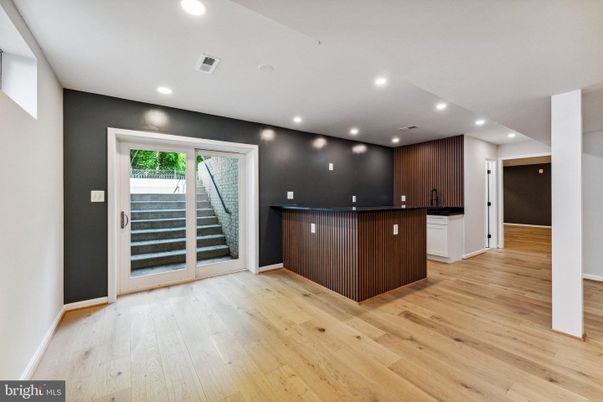Interior, Recessed Lighting, Wood Texture Flooring