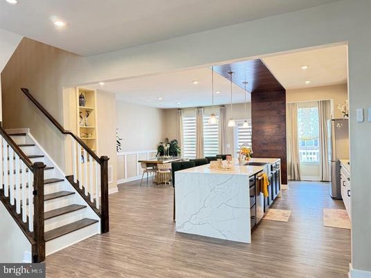 Dining room, Interior, Kitchen, Pendant Lights, Recessed Lighting, Wood Texture Flooring
