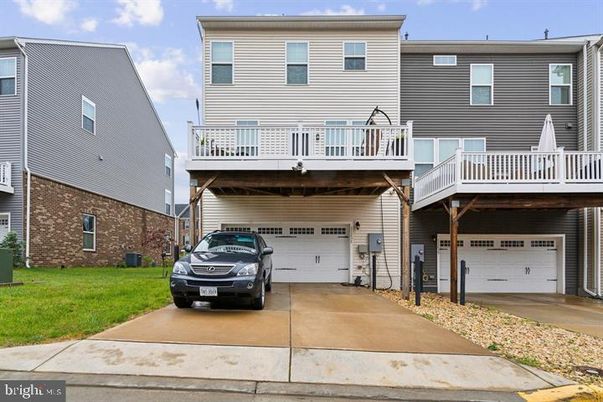 Attached, Exterior, Facade, Brick Facade, Rowhouse
