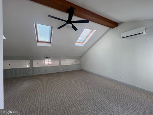 Empty room, Interior, Wooden Beams