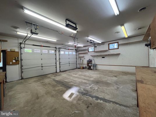 Garage, Interior