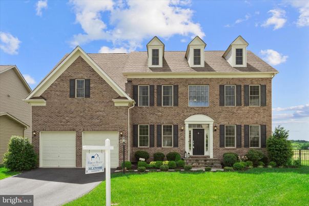Attached, Exterior, Facade, Brick Facade, Brick Traditional