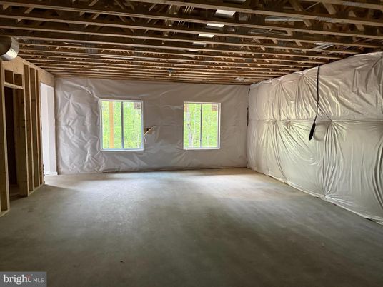 Empty room, Interior, Wooden Beams