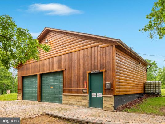 Detached Garage, Exterior