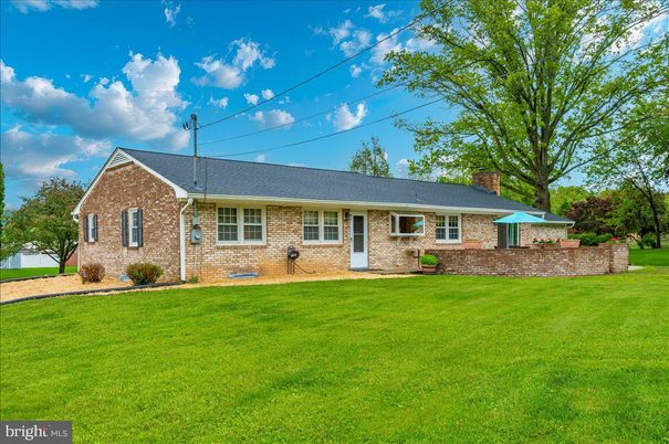 Exterior, Facade, Brick Facade, Cape Cod