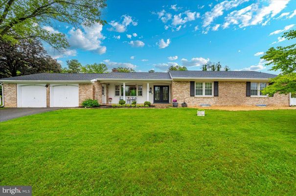 Attached, Exterior, Facade, Brick Facade, Ranch