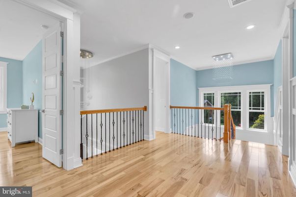 Interior, Pendant Lights, Recessed Lighting, Wood Texture Flooring