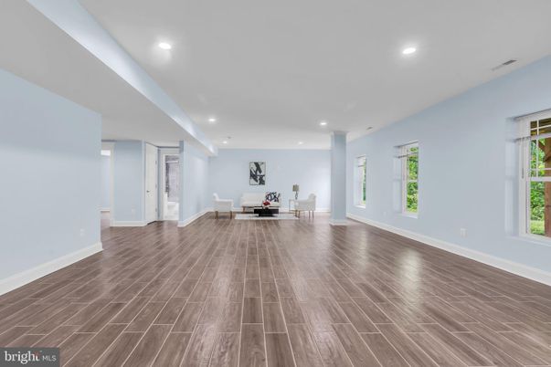 Interior, Recessed Lighting, Wood Texture Flooring