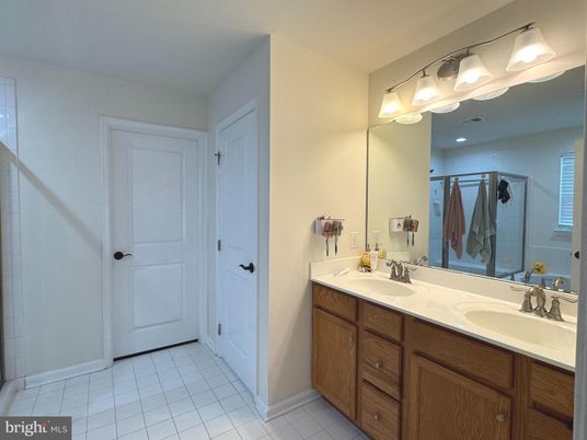 Bathroom, Dual Sink Vanities, Interior