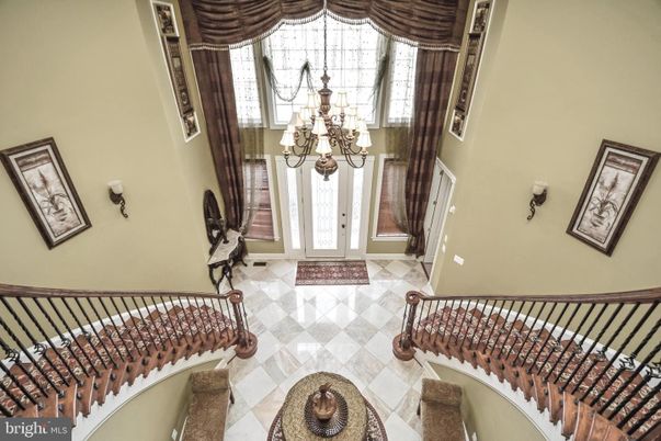 Chandelier, Interior