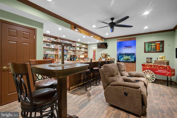 Interior, Recessed Lighting, Wood Texture Flooring