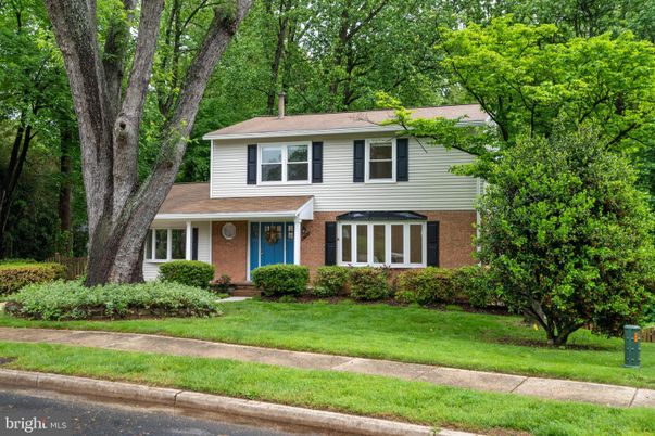 Exterior, Facade, Brick Facade, Split Level