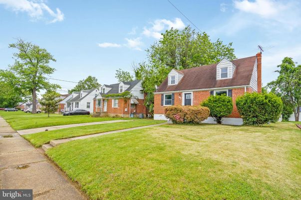 Exterior, Facade, Brick Facade, Cape Cod