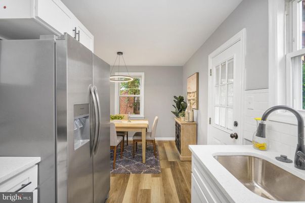 Dining room, Interior, Kitchen, Pendant Lights, Stainless Steel Appliances, Wood Texture Flooring