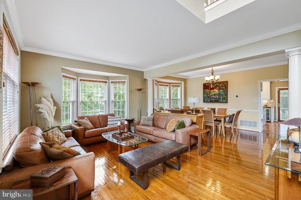 Chandelier, Dining room, Interior, Living room, Wood Texture Flooring