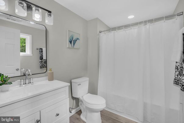 Bathroom, Interior, Recessed Lighting, Wood Texture Flooring